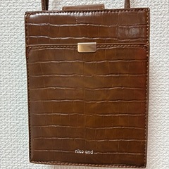 niko andのショルダーバッグ　ブラウンの画像