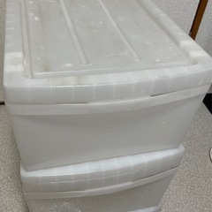 衣装ケース2つの画像