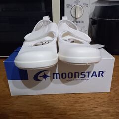 ⚠️1600円→1280円に値下げ⚠️少々値引き🉑⚠️(新品購入後→試し履きのみ)ムーンスター 上履き(18.5㎝)(マジックテープタイプ)の画像