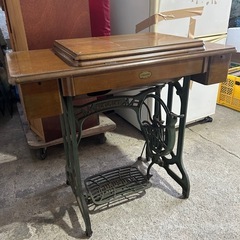 FUKUSUKE 足踏みミシン 木製テーブル付きの画像