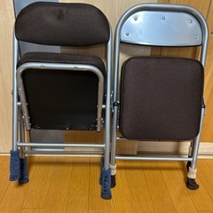 (美品)折り畳み椅子2脚セットの画像