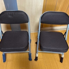 (美品)折り畳み椅子2脚セットの画像