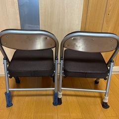 (美品)折り畳み椅子2脚セットの画像