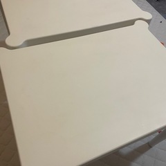 IKEA ホワイト 子供用テーブル2つセットの画像
