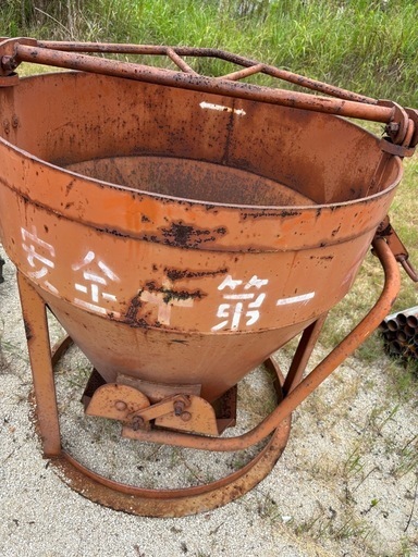 コンクリートホッパー 吊り上げ可能 生コンホッパー 生コンバケット コンクリートバケット　直径90ｃｍ