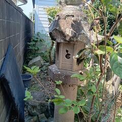 灯籠・御影石敷石の画像