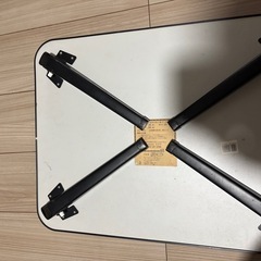 折りたたみテーブルの画像