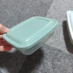 タッパー３個の画像