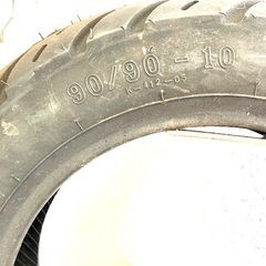 完売御礼　未使用　原付タイヤ　チューブレス　 １本の価格です　室内保管でした。の画像