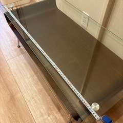 ガラスのローテーブルの画像