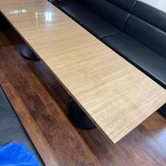 【希少】2m超え❗️1枚物の金木目のテーブル❗️【美品】の画像