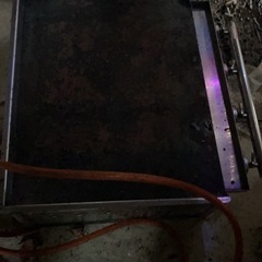 大だこが焼けるたこ焼きガス台 焼きそばお好み焼き用には極厚鉄板囲い付きの画像