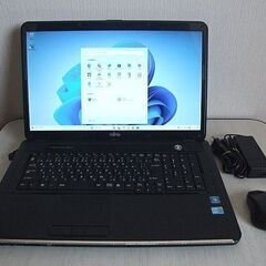 高速SSD240GB搭載　大画面18.4型 Corei5 8GB　富士通 FMV-BIBLO NW/G75　ノートパソコン （4192）の画像