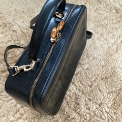 【正規品】GUCCI ブラックレザー ショルダーバッグの画像