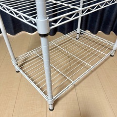 ②スチールラック 白の画像