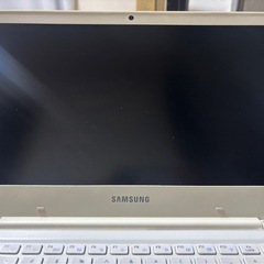 Samsung(韓国製)13.3インチ　携帯ノートパソコンの画像