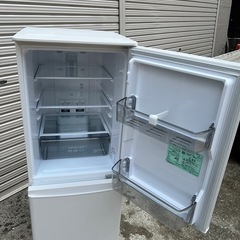お値打ち品‼️2022年【MITSUBISHI 】2ドア冷蔵庫MR-P15G-W1🔴の画像