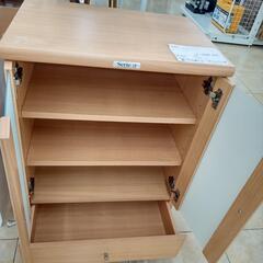 リユースのサカイ太田店★ジモティ割あり★  食器棚 木目 H83×D43×W59.5 クリーニング済み OJ10856の画像