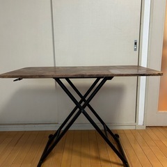 【格安でお譲りします】木製テーブルの画像