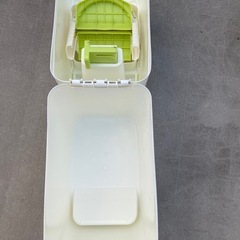 アップリカのオムツ入れの画像