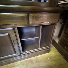 食器棚　収納の画像