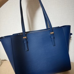 チャールズアンドキース　青　バッグの画像