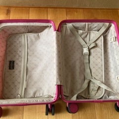 旅行バッグ　キャリーケース　スーツケース　の画像