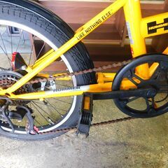 【JM745保管M】HUMMER ハマー 折り畳み自転車 イエロー 黄色 20インチ 6段変速 折りたたみ自転車の画像