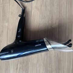 SHARPのドライヤーお譲りします。(スカルプ機能付き)の画像