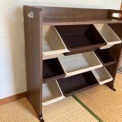 【決まりました】おもちゃ棚　ブラウン　シール剥がし跡あり　の画像