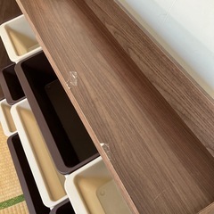 【決まりました】おもちゃ棚　ブラウン　シール剥がし跡あり　の画像