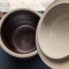 梅干しを仕込む陶器漬物容器の画像