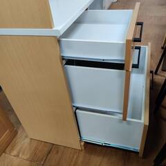 【愛品倶楽部柏店】展望 2枚扉キッチンボード 幅90cm モイスが二ヶ所についています！の画像