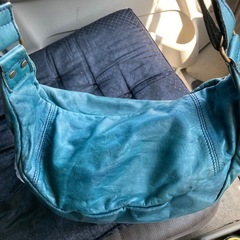 本革レザーボディバッグの画像
