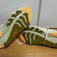 ASICS ゲルカヤノ ランニングシューズの画像
