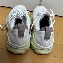 ASICS ゲルカヤノ ランニングシューズの画像