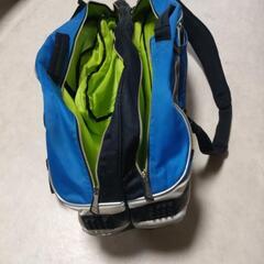 リュック式ラケットバックの画像