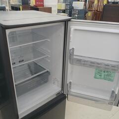 【ドリーム尾浜店】2ドア冷蔵庫　三菱　MR-P15H-H　146L　2023年製　BK　※キズ、スレ等あり　※全体的に使用感あり　 高さ(H)121.3cm× 幅(W)48cm× 奥行(D)59.5cmの画像