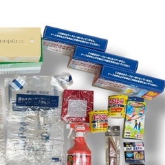 日用品・消耗品 大量セット ティッシュ／市指定ごみ袋(45L・30L等)／スポンジ／固形せっけん多数／掃除用品／マスク類 など一式の画像