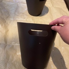突っ張り棒、ゴミ箱の画像