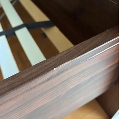 分解済み　ベッドフレーム　クイーンサイズ　イケア　すのこ付き　ダークブラウンの画像