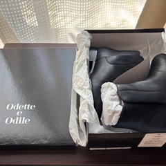 Odette e Odile ブラック サイドゴアブーツ 23㎝の画像