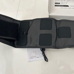 EMSベルト 腹筋ベルト (ジェルシート不要) 8枚の電極パッド 腹筋マシーン  USB充電式 男女兼用の画像