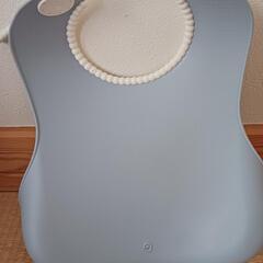 ベビービョルン お食事エプロンの画像