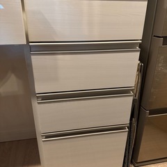 ニトリ　カップボード　
白の画像