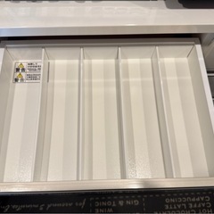 ニトリ　カップボード　
白の画像