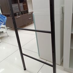 ★リユースのサカイ日立店★HJ7656  突っ張りラック ブラック H140×D23.5×W43 クリーニング済み の画像