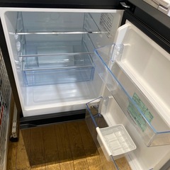 🍏人気🍏2023年製 Hisense 135L冷蔵庫 HR-G13C-BW 右開き 1人〜2人暮らし 収納力 ブラック No.7072 NH　の画像