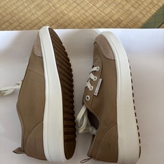 新品試し履きのみコロンビアスニーカーの画像