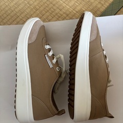 新品試し履きのみコロンビアスニーカーの画像